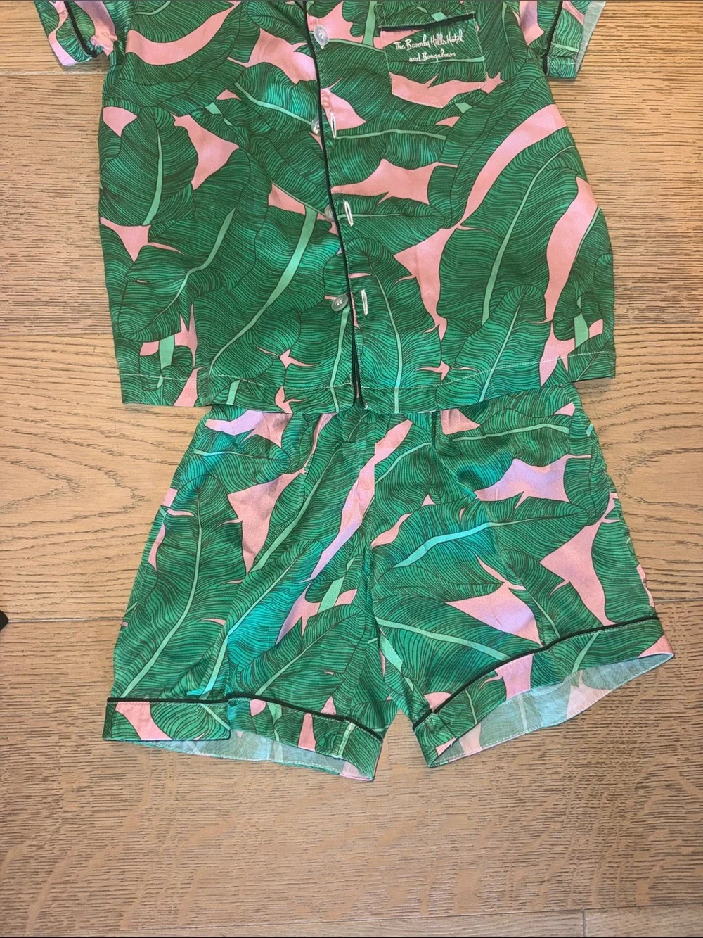 Kids Green & Pink Banana Leaf Short Pajama Set Beverly Hills Hotel